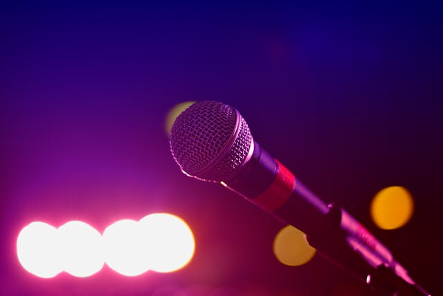 依靠梨花声音教育，借声音点燃活动主持激情